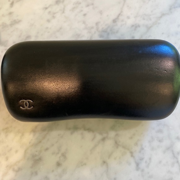 Chanel Camelia Sunglasses - Picture 5 of 7